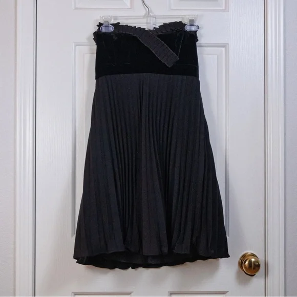 Betsey Johnson Y2K Vintage black velvet pleated mini dress, size 4 - Picture 1 of 5